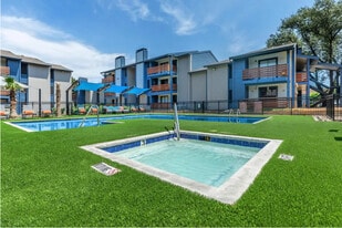 The Waverly Apartments in Dallas, TX - Building Photo