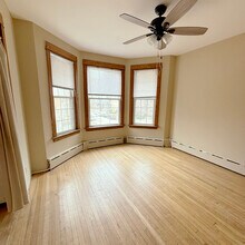 2133 W Grace St in Chicago, IL - Building Photo - Building Photo