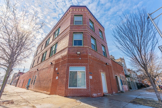 property at 3301 W Evergreen Ave