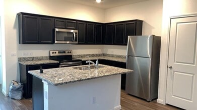 114 Woodpecker Run in Jarrell, TX - Building Photo - Building Photo