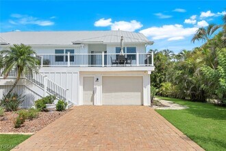 21580 Indian Bayou Dr in Fort Myers Beach, FL - Building Photo - Building Photo