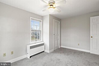 1651 Limekiln Pike in Dresher, PA - Foto de edificio - Building Photo