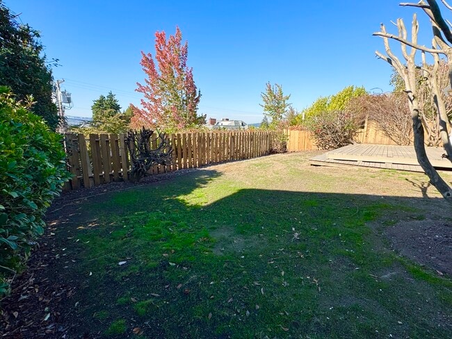 6513 102nd Ave NE in Kirkland, WA - Building Photo - Building Photo