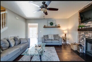 129 Baker Springs Ln in Spring Hill, TN - Foto de edificio - Building Photo