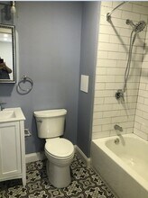 7 Ashford St, Unit 2 in Boston, MA - Foto de edificio - Building Photo