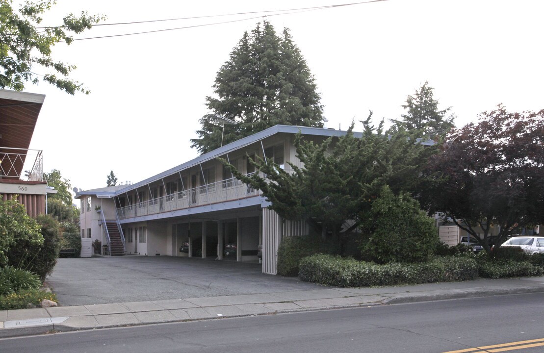 540 University Dr in Menlo Park, CA - Foto de edificio