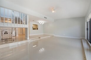 7424 SW 106th Pl in Miami, FL - Building Photo