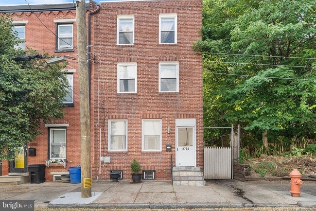 property at 2734 Edgemont St
