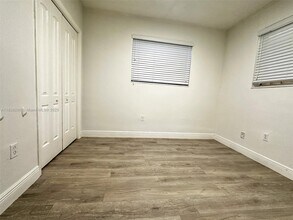 1533 NW 53rd St in Miami, FL - Building Photo - Building Photo