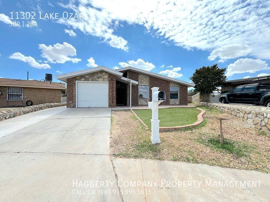 11302 Lake Ozarks Dr in El Paso, TX - Building Photo