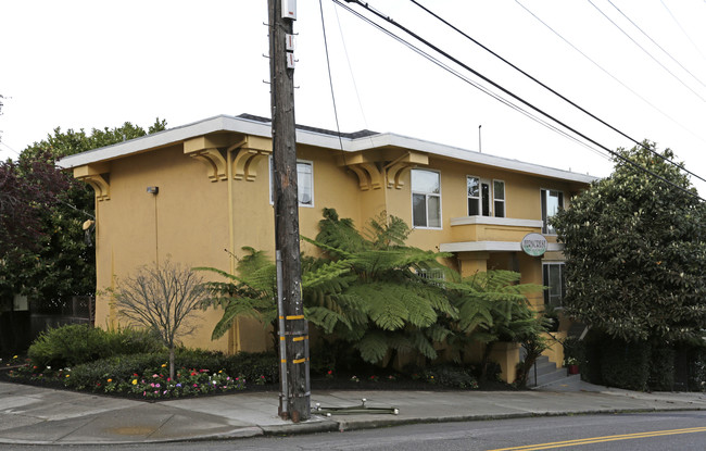 Fern Crest in Oakland, CA - Building Photo - Building Photo