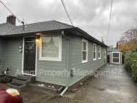 362 E Dartmouth St in Gladstone, OR - Building Photo - Building Photo