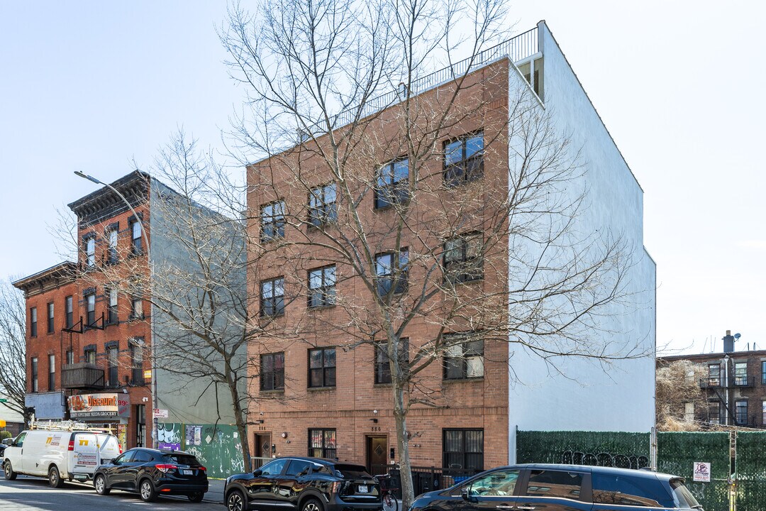 886-888 Myrtle Ave in Brooklyn, NY - Building Photo