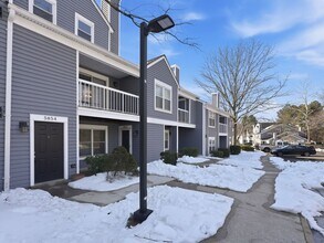 5854 Orchard Hill Ct in Clifton, VA - Foto de edificio - Building Photo