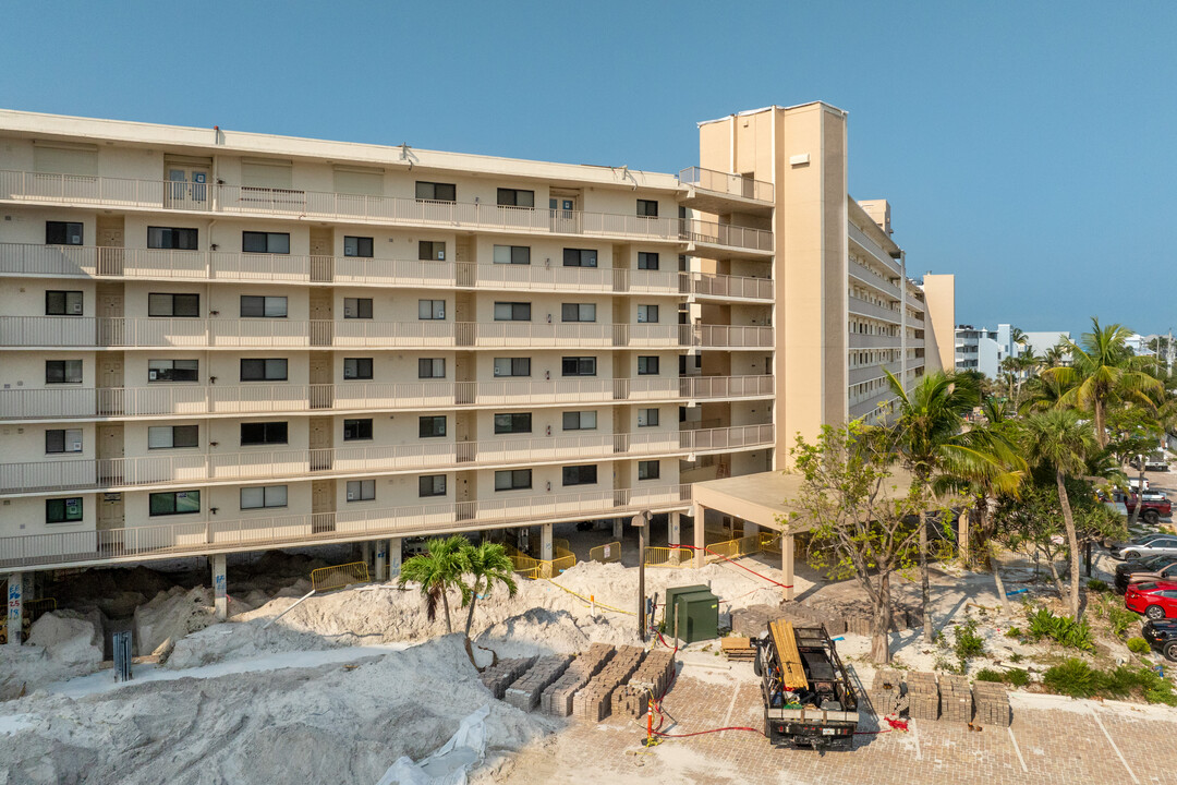 Carlos Pointe in Ft. Myers, FL - Building Photo