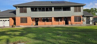 17018 Water Oak Dr in Channelview, TX - Building Photo