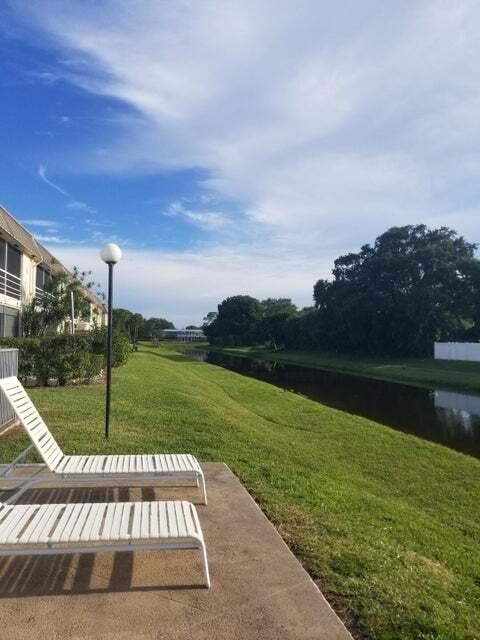 10789 N Military Trl in West Palm Beach, FL - Building Photo