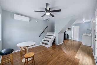 68 Annette Ln in Houston, TX - Foto de edificio - Building Photo