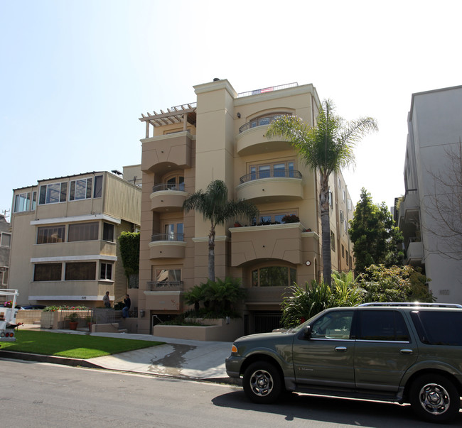 11916 Gorham Ave in Los Angeles, CA - Foto de edificio - Building Photo