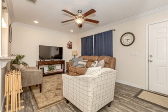 1282 Beach Blvd in Biloxi, MS - Building Photo - Building Photo