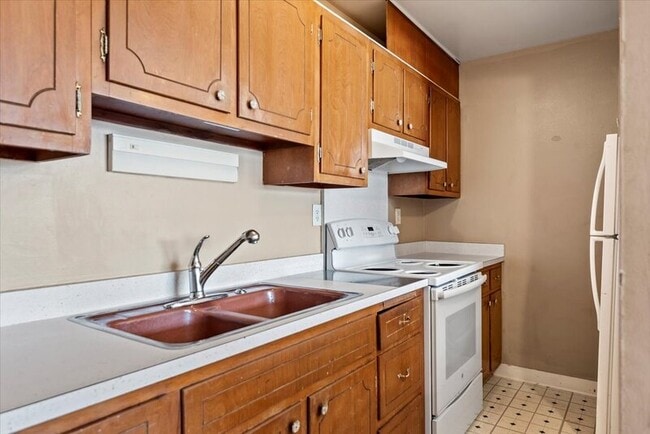 property at 117 S Elder Ln