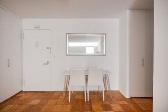230 W 55th St in New York, NY - Building Photo - Building Photo