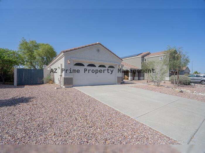 17432 W Calavar Rd in Surprise, AZ - Building Photo