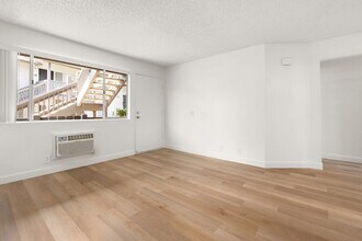 Terre at Graves in El Cajon, CA - Foto de edificio - Building Photo