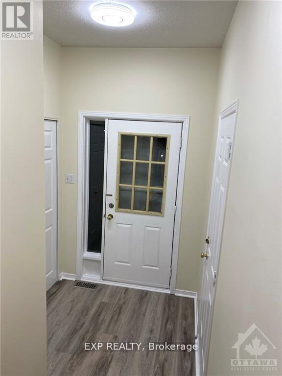 278 Stoneway Dr in Ottawa, ON - Building Photo - Building Photo