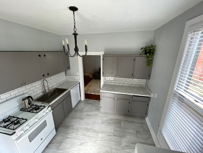 214 Arlington Ave, Unit 1