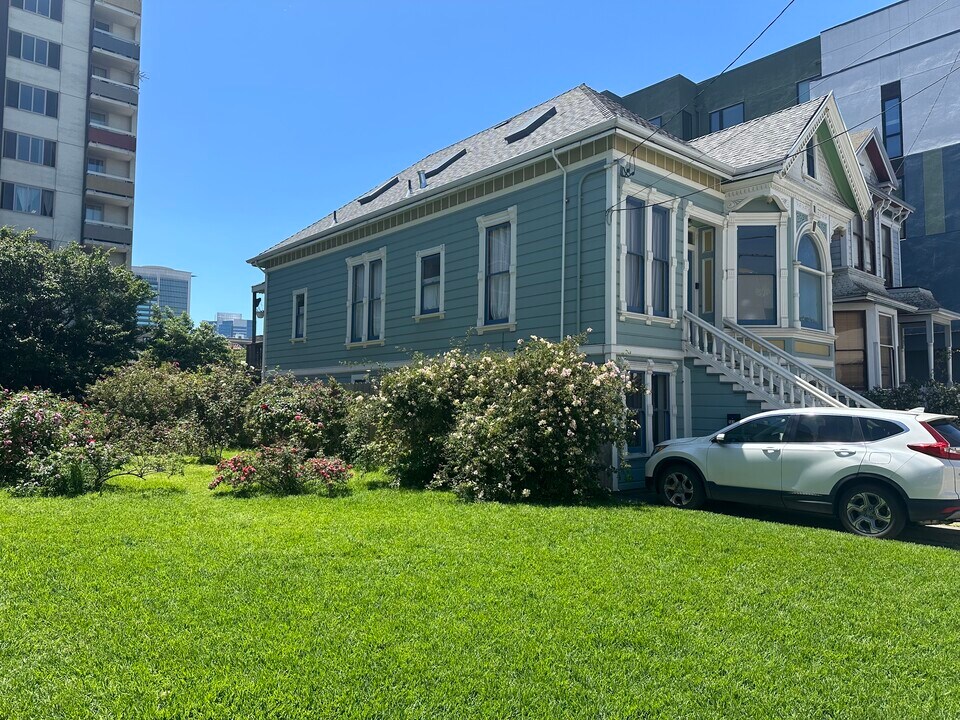 561 22nd St in Oakland, CA - Foto de edificio