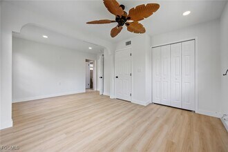 1575 Grace Ave in Ft. Myers, FL - Foto de edificio - Building Photo