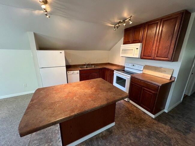 310 Ash St, Unit 310.5 in Lisbon, ND - Building Photo - Building Photo