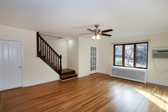 67-47 Kessel St in Queens, NY - Building Photo - Building Photo