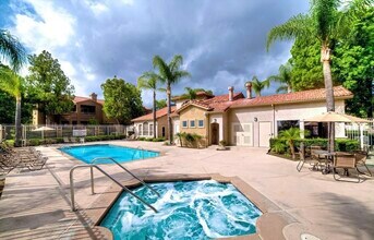 2325 Del Mar Way # 103, Unit 103 in Corona, CA - Building Photo - Building Photo