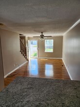 219 Hunter Hills Cir in Bristol, TN - Foto de edificio - Building Photo