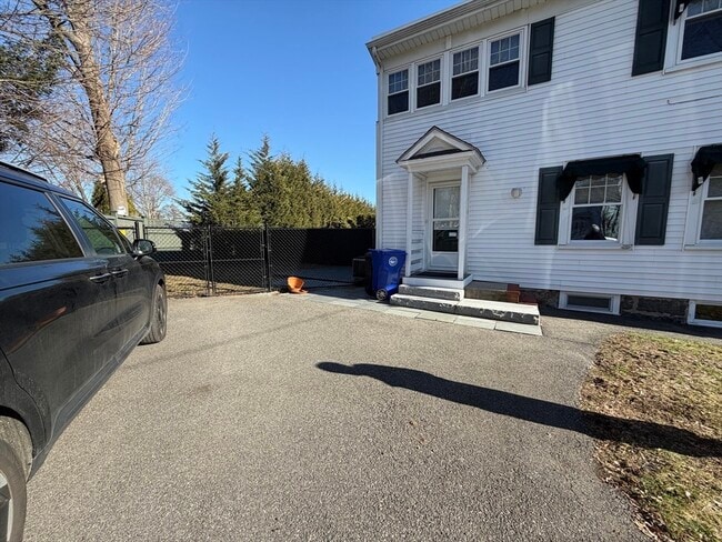 9 Hollis St in Milton, MA - Building Photo - Building Photo