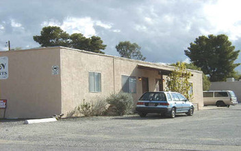 Devon Apartments in Tucson, AZ - Building Photo - Building Photo