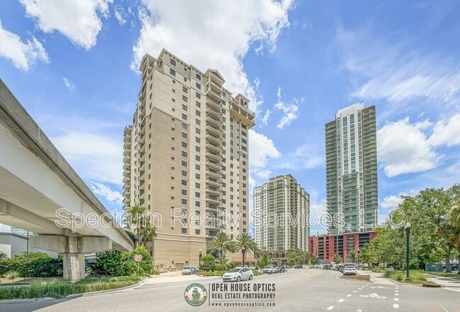 1478 Riverplace Blvd in Jacksonville, FL - Foto de edificio - Building Photo