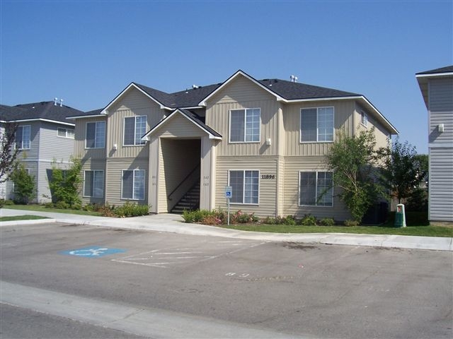 11883 W Cloverbrook Ln in Boise, ID - Foto de edificio - Building Photo