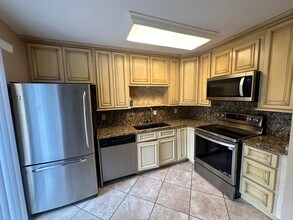 1709 Park Meadows Dr in Ft. Myers, FL - Building Photo - Building Photo