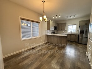 380 Lawthorn Wy SE in Airdrie, AB - Building Photo - Building Photo