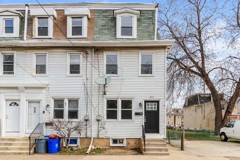 411 Powell St in Gloucester City, NJ - Building Photo