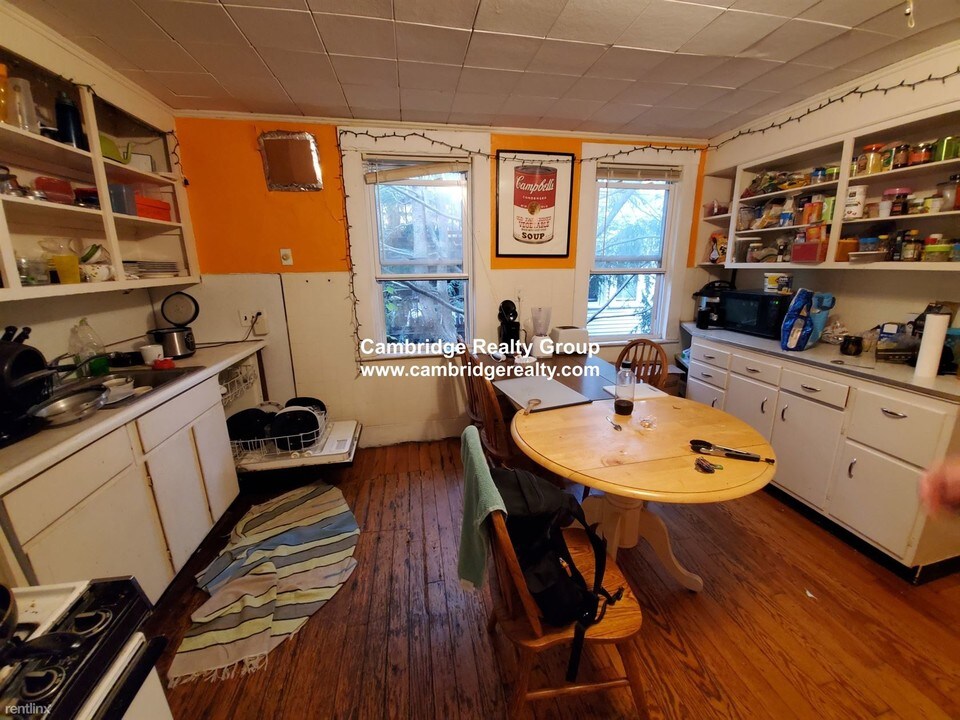 27 Market St-Unit -# 1 in Cambridge, MA - Building Photo