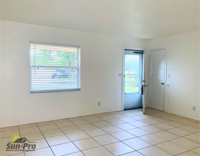 1965 Nelson Ave in Ormond Beach, FL - Building Photo - Building Photo