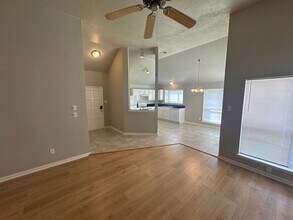 2038 Woodland Hills Dr in Missouri City, TX - Building Photo - Building Photo