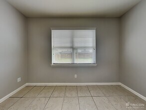 7627 Daisy Port Ln in Conroe, TX - Foto de edificio - Building Photo