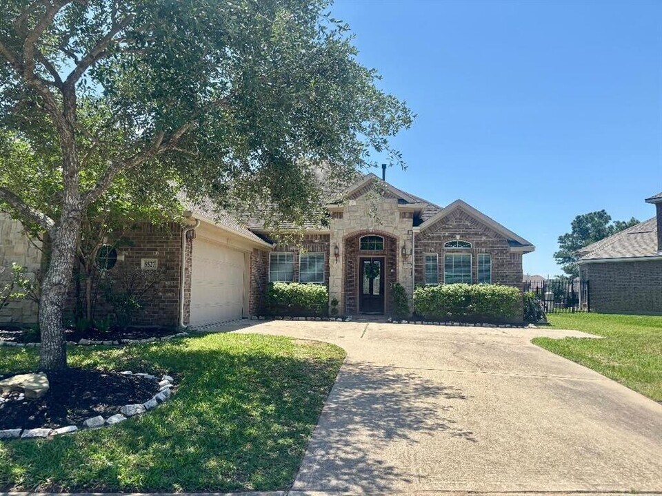 8527 Cape Royal Dr in Cypress, TX - Building Photo