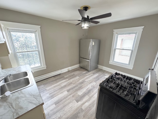 3336 W 41st St, Unit UP in Cleveland, OH - Foto de edificio - Building Photo