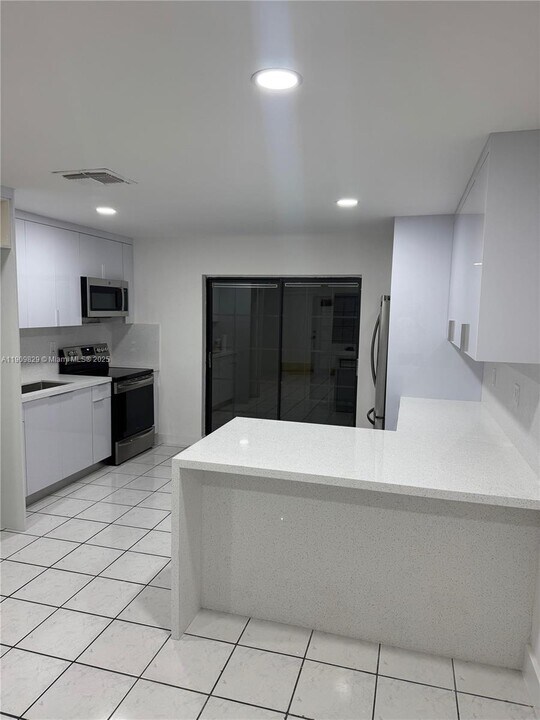 9510 Southwest 151 Court in Miami, FL - Building Photo